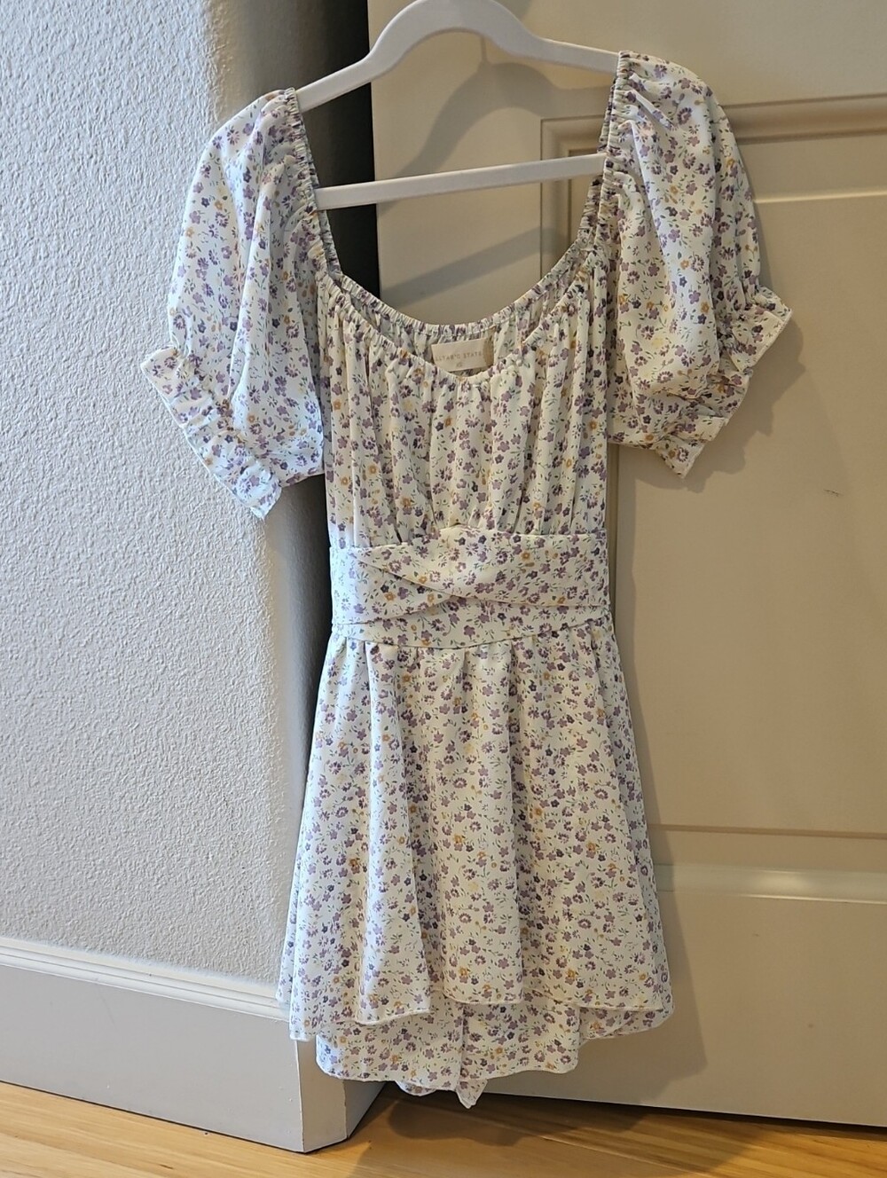 Floral Puff-Sleeve Romper in Lavender